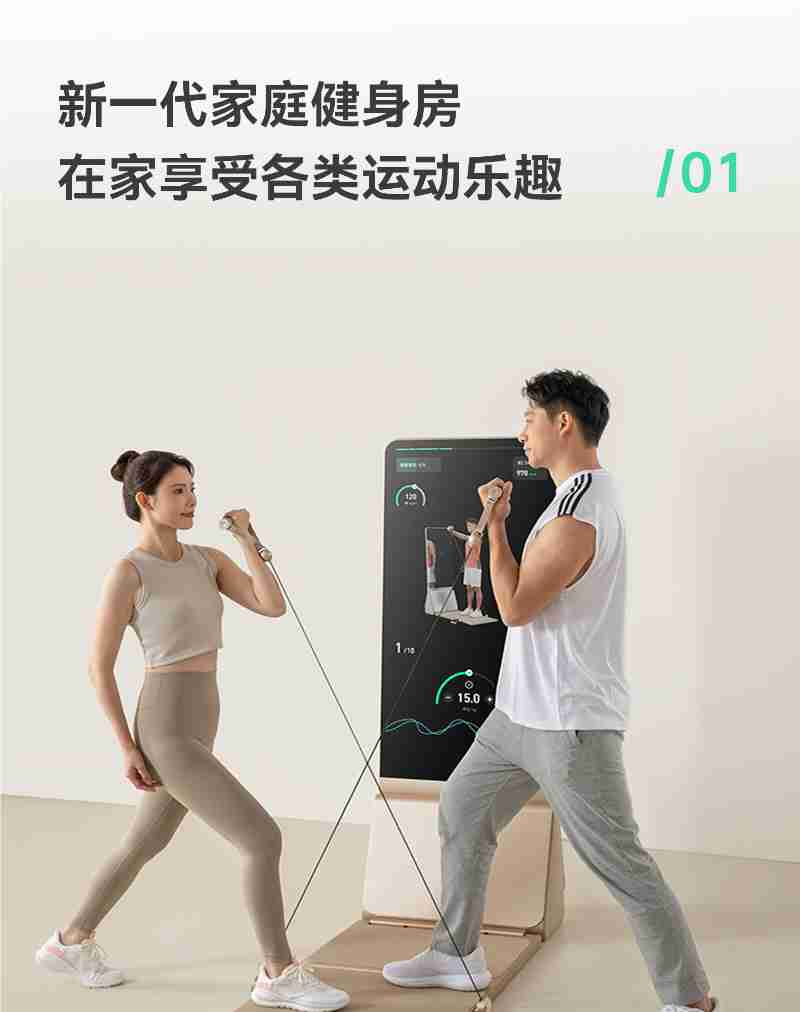 当增加(右)和师傅冯光伟一起整理邮件(央广网记者 张海东 摄)